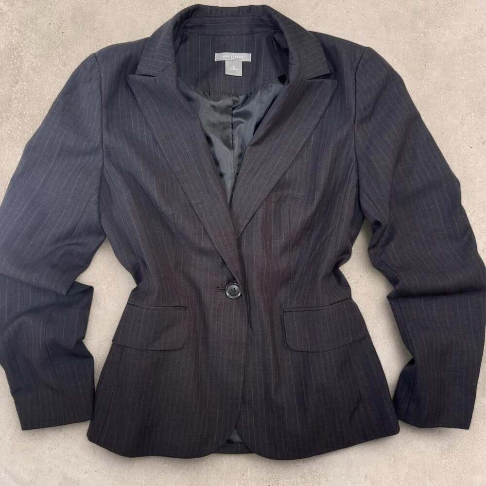 Ann Taylor Pinstripe Blazer Size 4 Dark Academia Office Siren